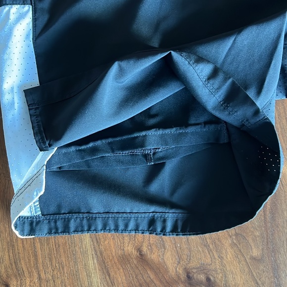 Men’s Nike Dri Fit running shorts with liner - Medium - Picture 3 of 3